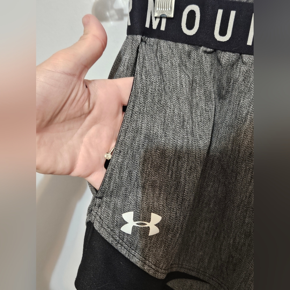 Under Armour Women's Heather Gray and Black Athletic Shorts Size XS - Picture 4 of 5